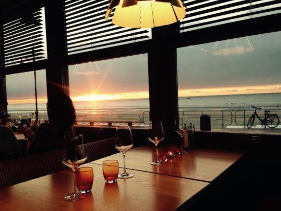 Relax @The Beach De Haan Bagian luar foto